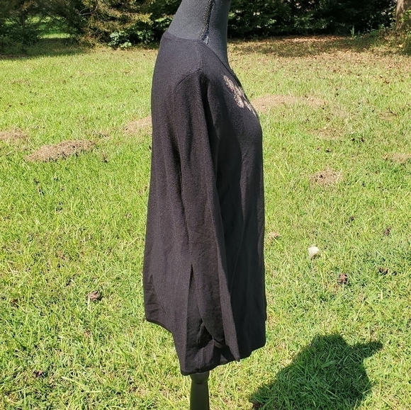 Long Sleeve Black Top with Peacock Feathers NWT - Picture 3 of 8